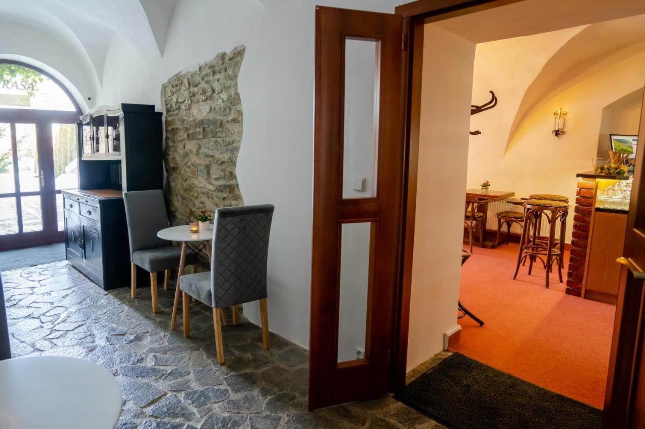 Hotel Penzion Familia Poprad Esterno foto