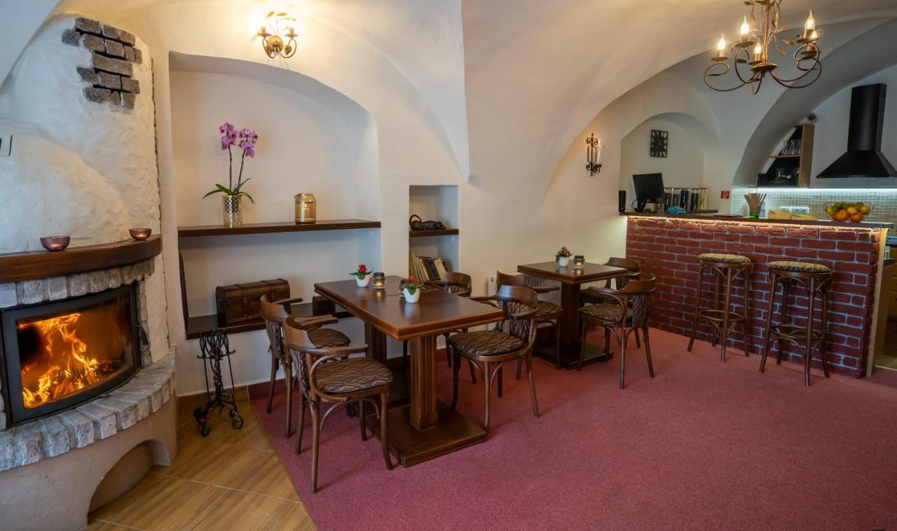 Hotel Penzion Familia Poprad Esterno foto