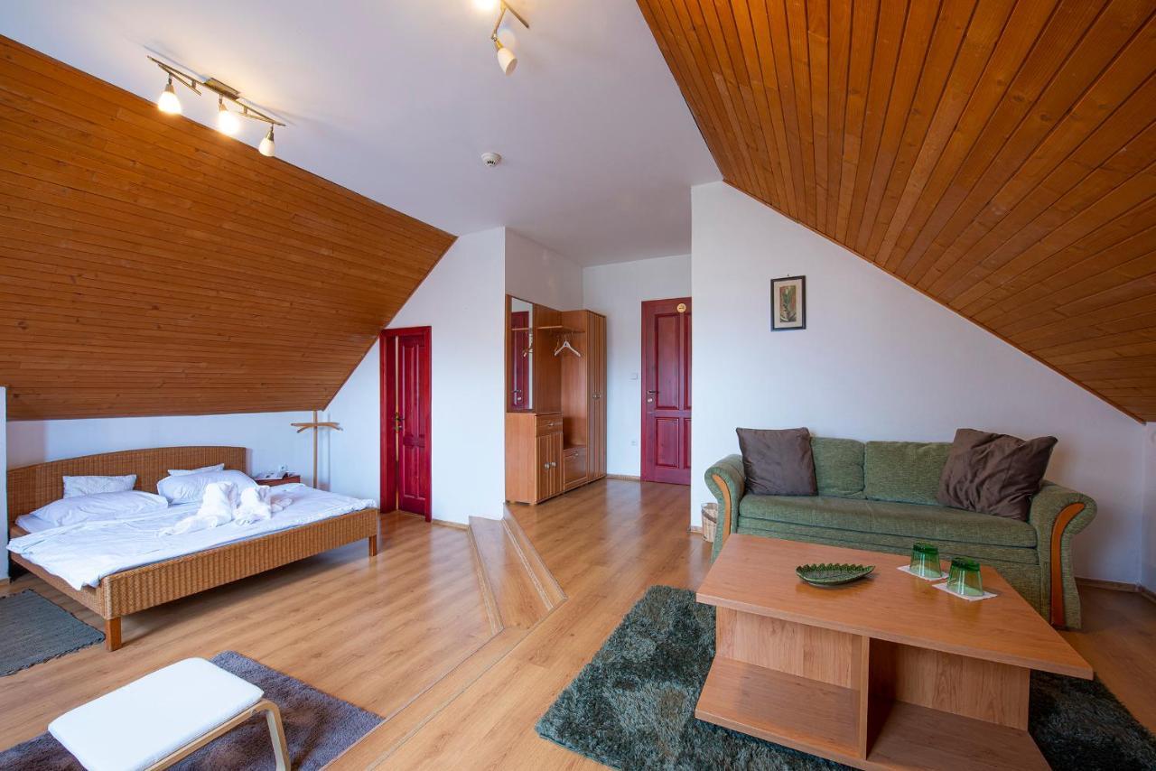 Hotel Penzion Familia Poprad Esterno foto