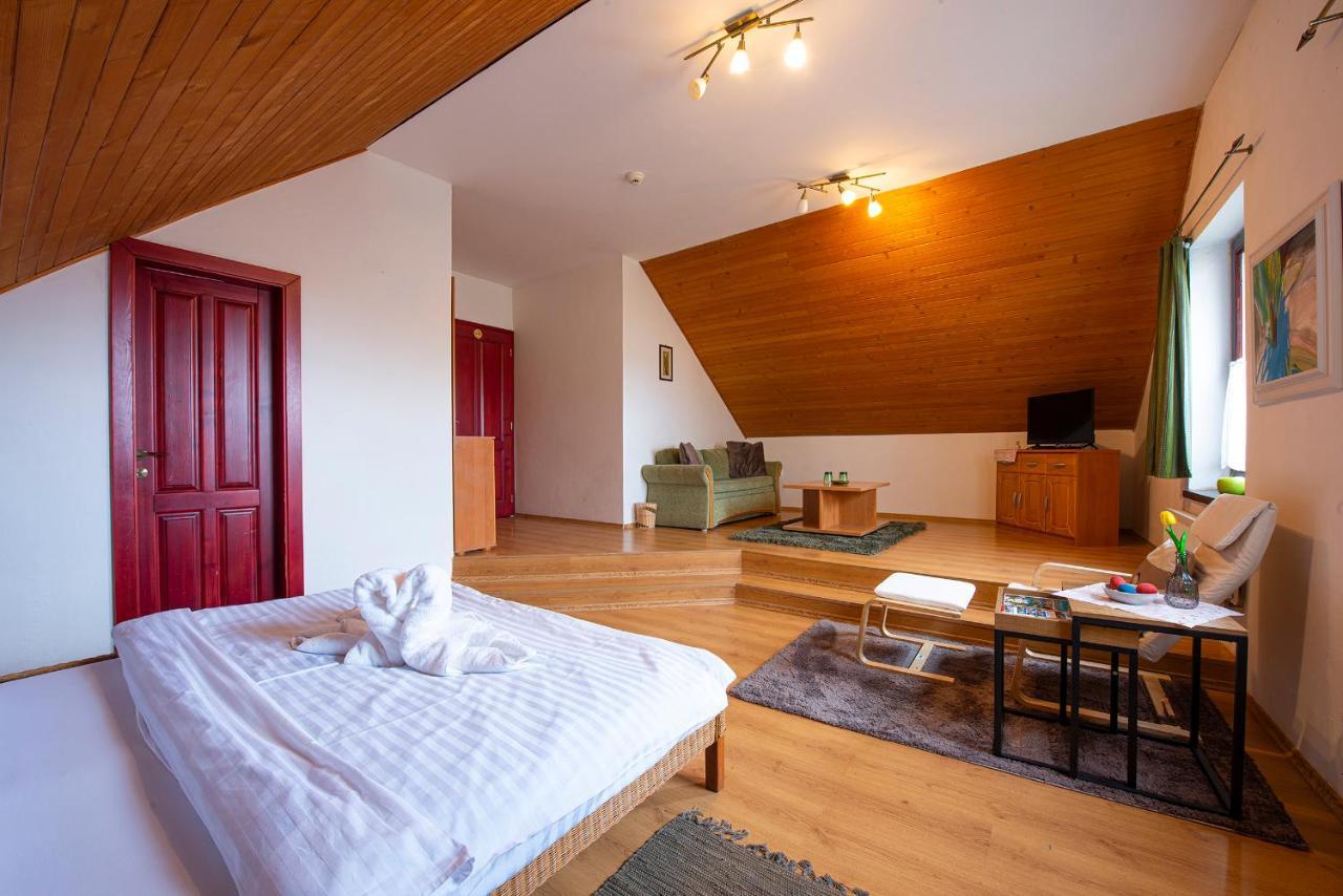 Hotel Penzion Familia Poprad Esterno foto