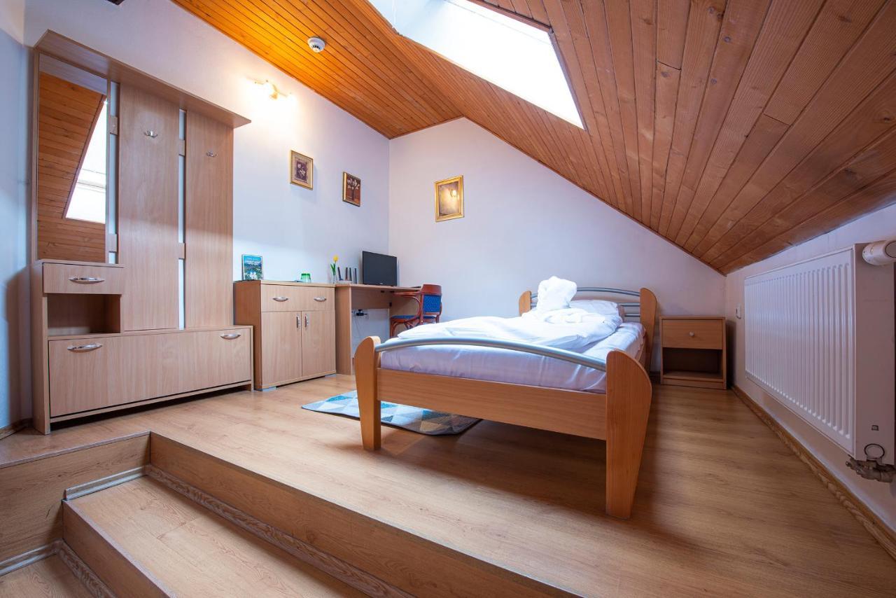 Hotel Penzion Familia Poprad Esterno foto