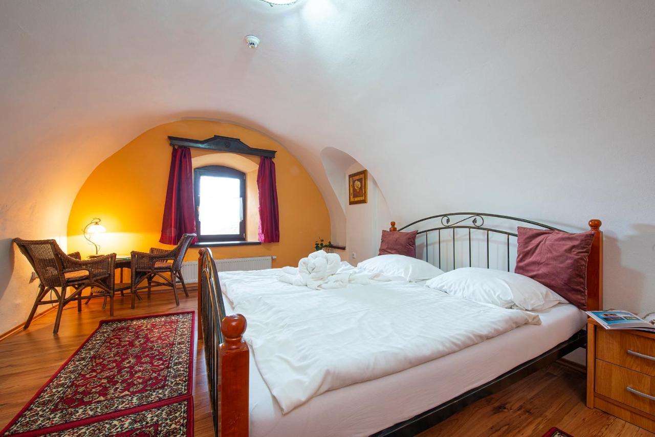 Hotel Penzion Familia Poprad Esterno foto