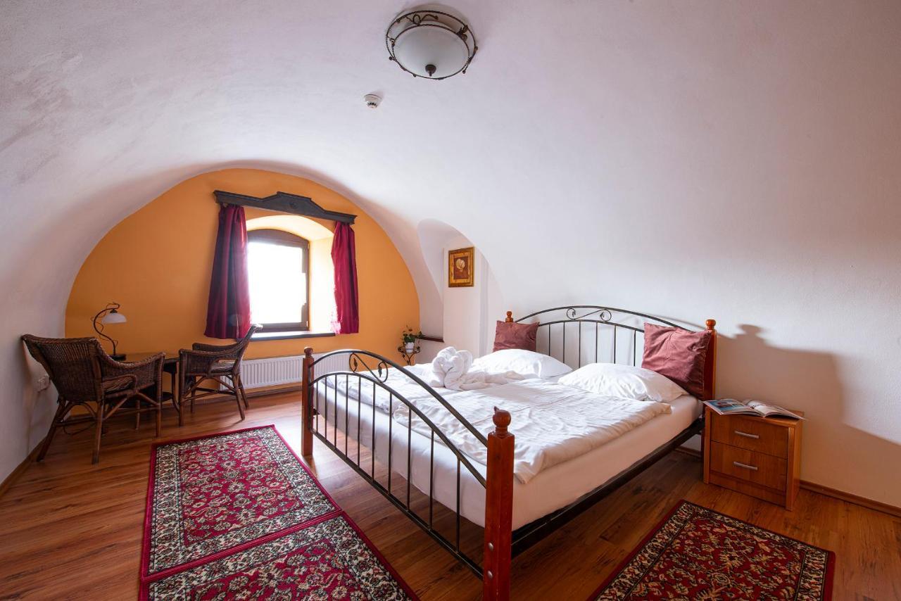 Hotel Penzion Familia Poprad Esterno foto