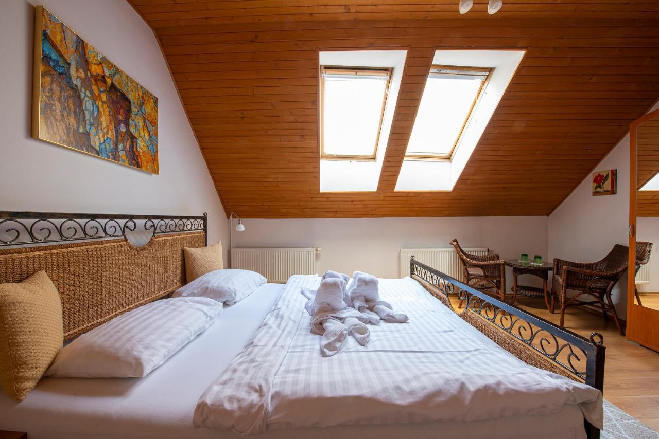 Hotel Penzion Familia Poprad Esterno foto