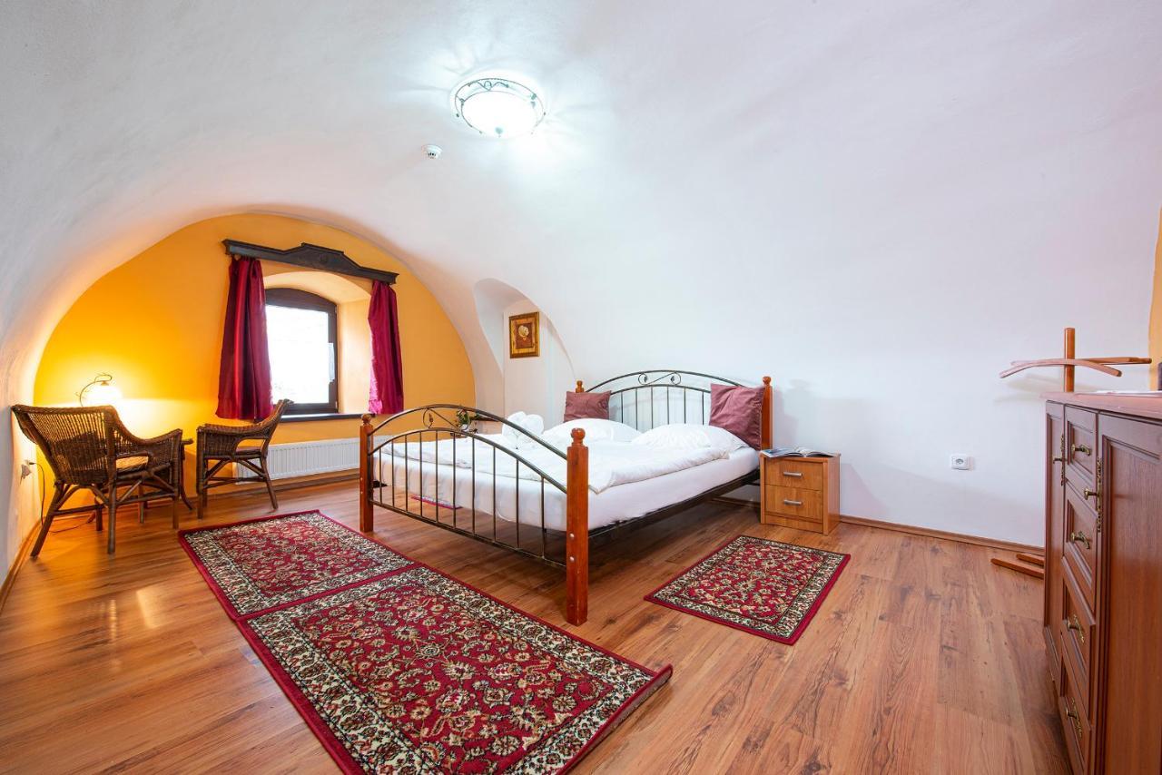 Hotel Penzion Familia Poprad Esterno foto